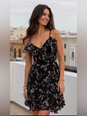 Francesca’s Mi Ami Faux Wrap Dress Small Black Floral Ruffles City Clubwear Mini